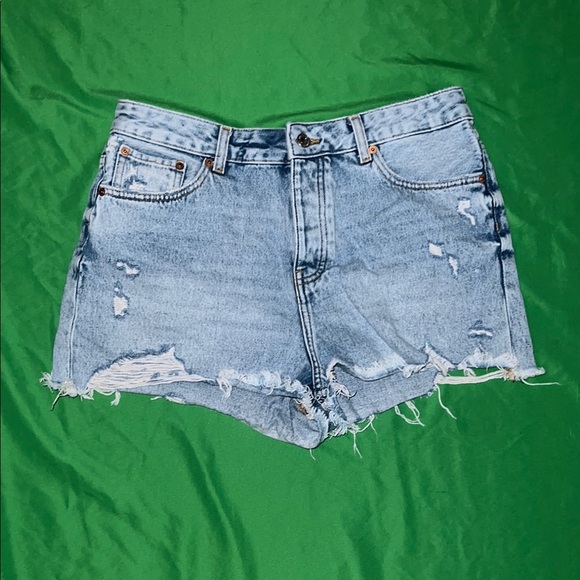 Zara 100% Cotton The Holiday Distressed Denim Shorts size 10 - Picture 1 of 8